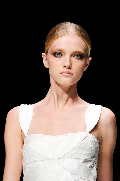 Look 3